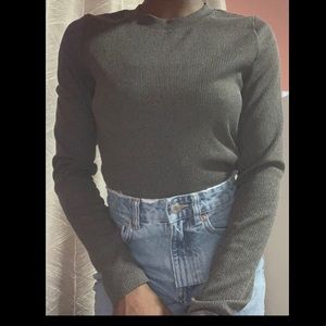 H&M size M ribbed long sleeved shirt